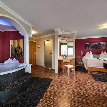 Hotel Winzer Wellness & Kuscheln-2
